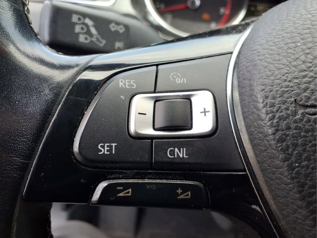 Used 2016 Volkswagen Jetta Sport FWD image 19