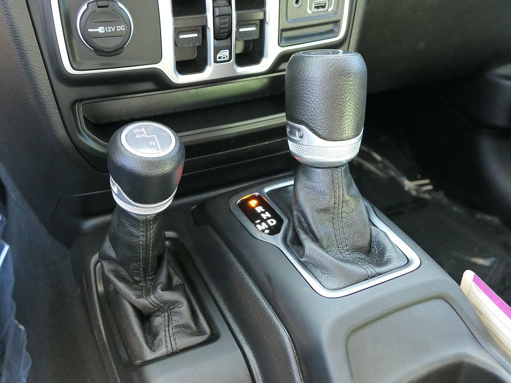 Used 2023 Jeep Wrangler Unlimited Sport AWD/4WD image 21