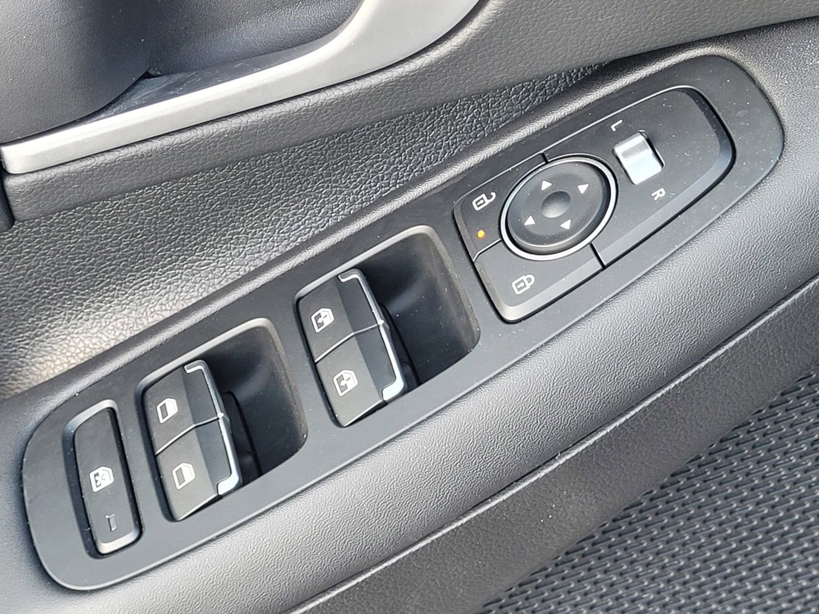 Certified 2025 Hyundai Sonata SEL AWD/4WD image 22