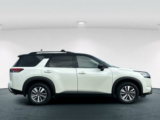 Used 2023 Nissan Pathfinder SL image 7