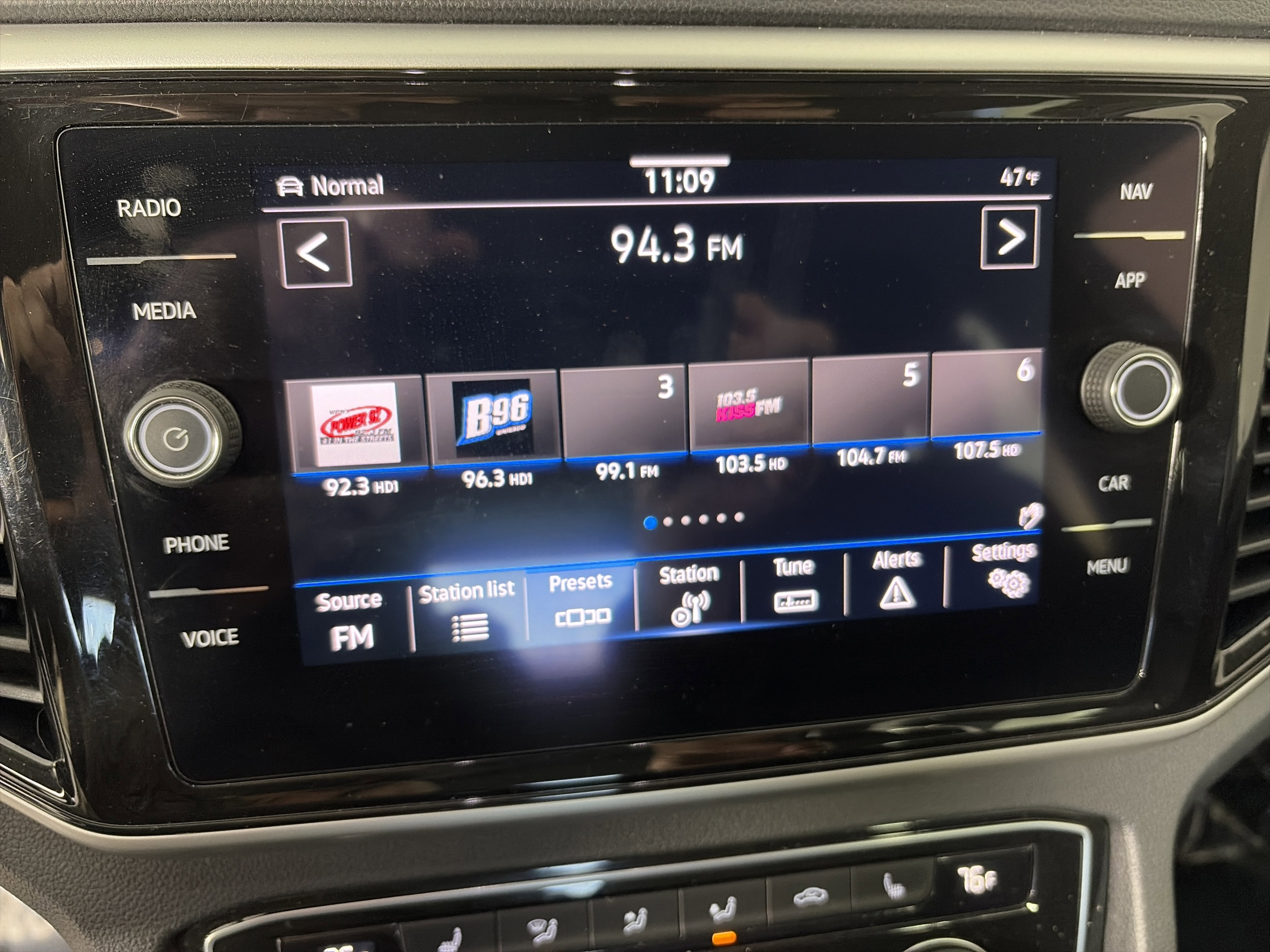 Used 2022 Volkswagen Atlas SEL image 25