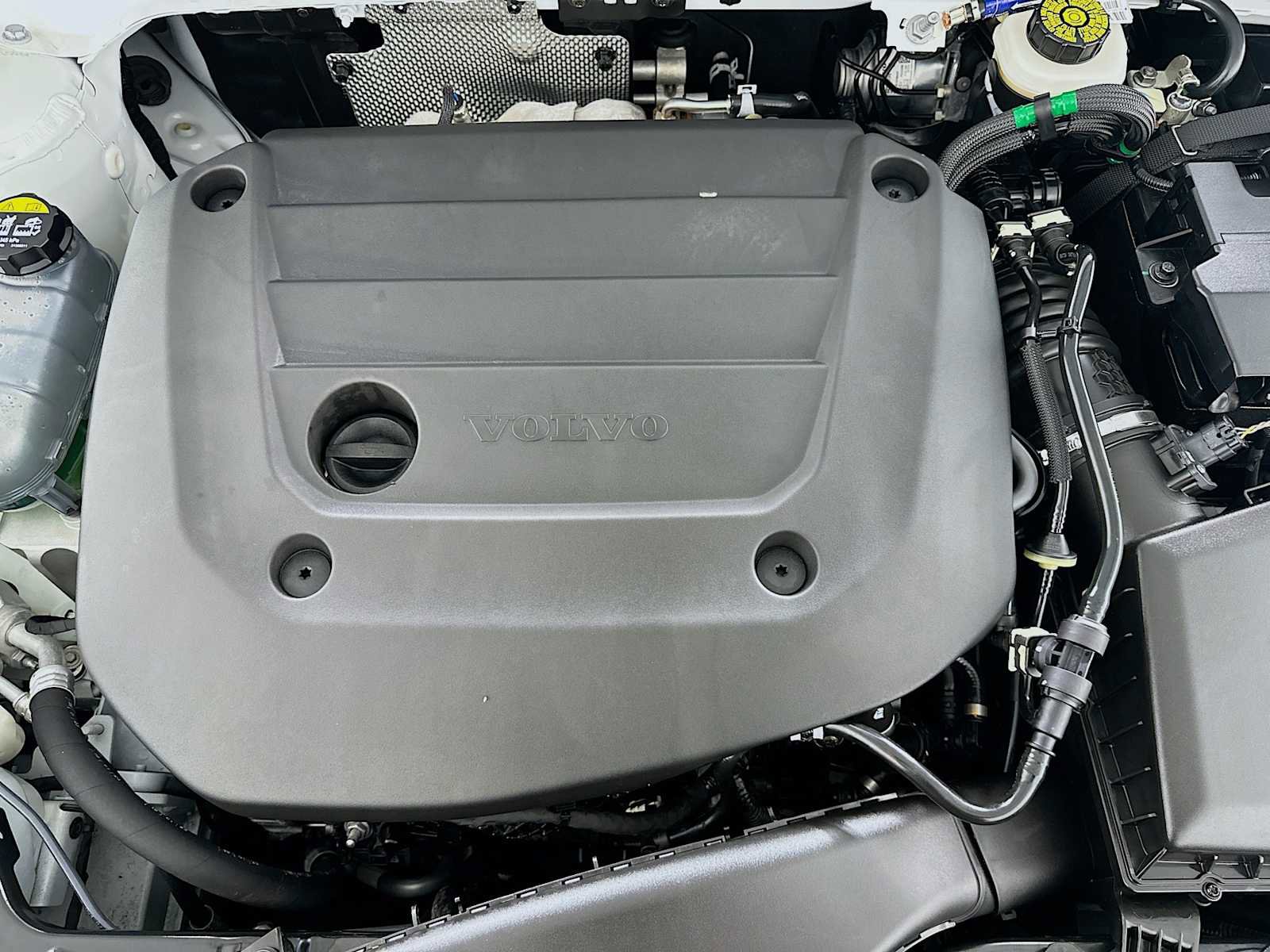 Used 2023 Volvo XC40 B4 Core w/ Convenience Package image 28