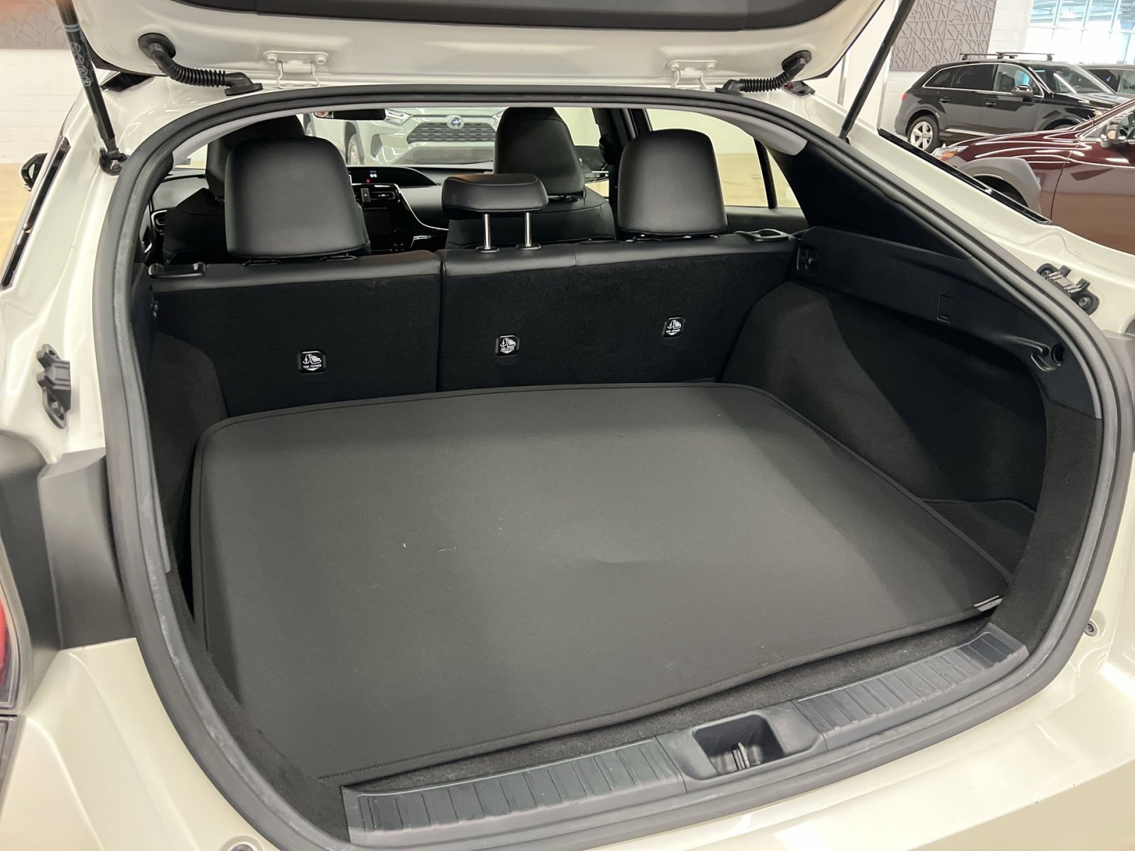 Used 2016 Toyota Prius Three Touring FWD image 22