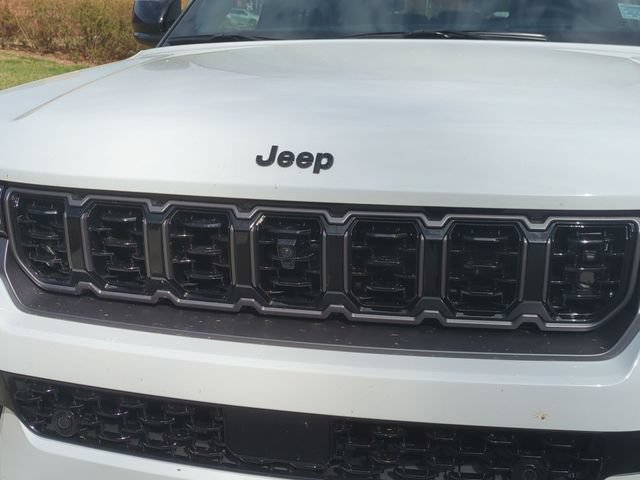 New 2026 Jeep Grand Cherokee Summit w/ Obsidian Package AWD/4WD image 24