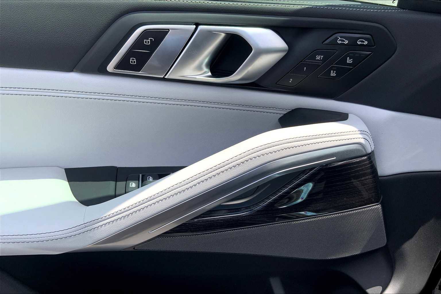 Certified 2026 BMW X6 xDrive40i w/ Climate Comfort Package image 6