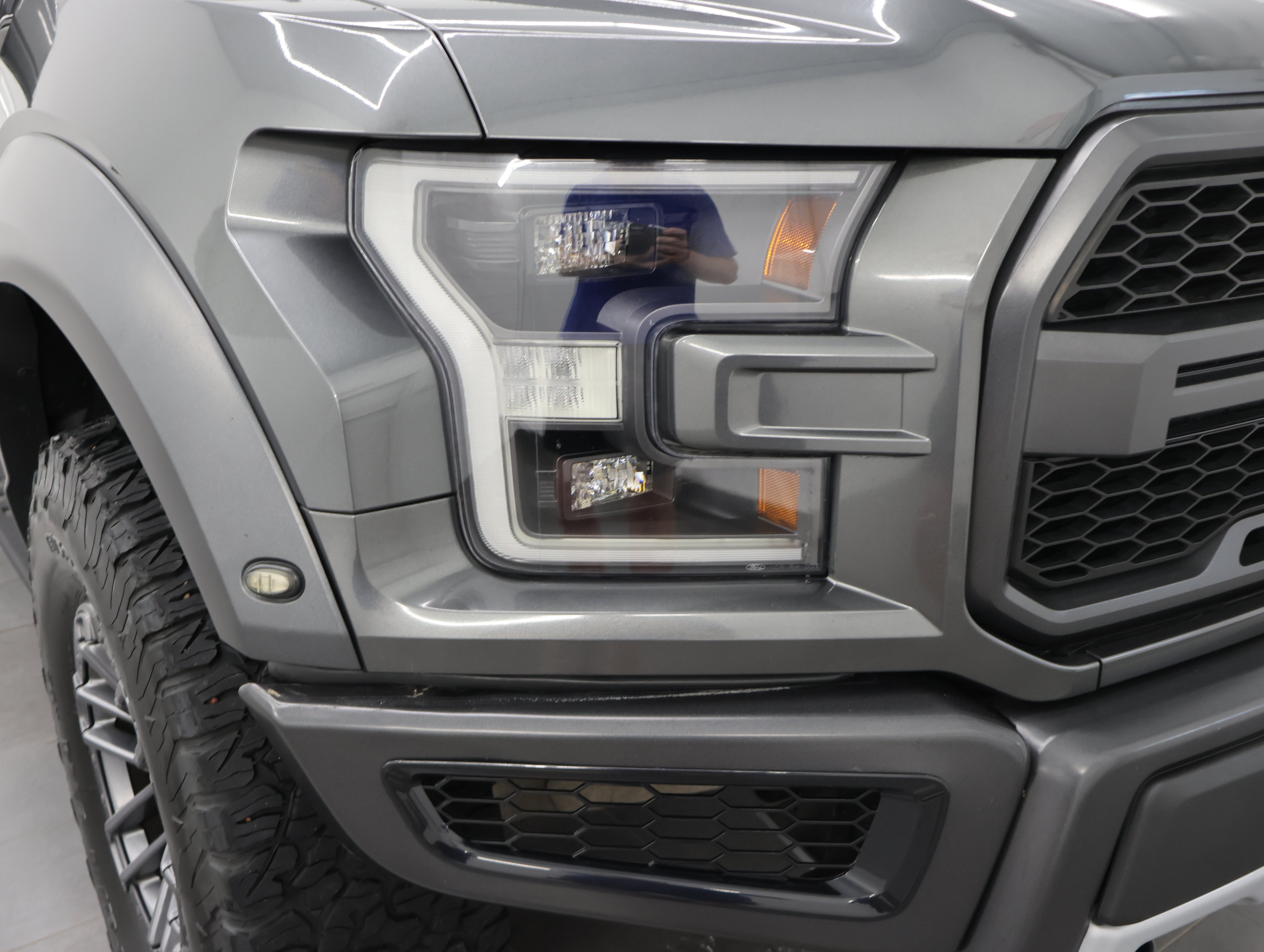 Used 2019 Ford F150 Raptor w/ Equipment Group 802A Luxury AWD/4WD image 24