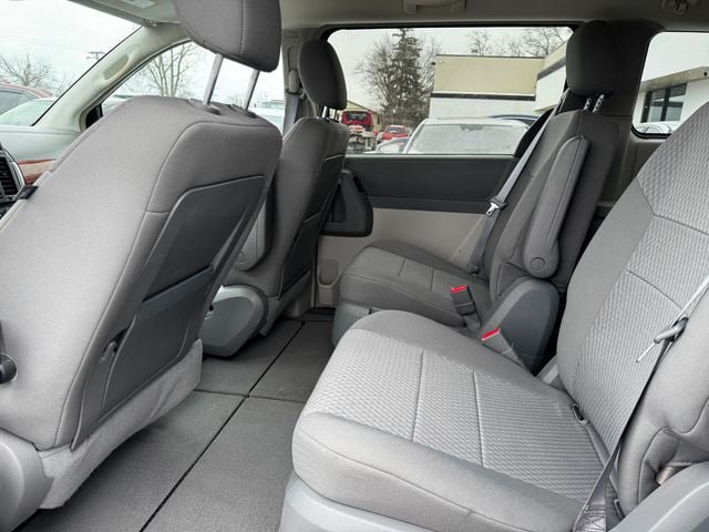 Used 2008 Chrysler Town & Country Touring w/ Flexible Seating Group FWD image 14