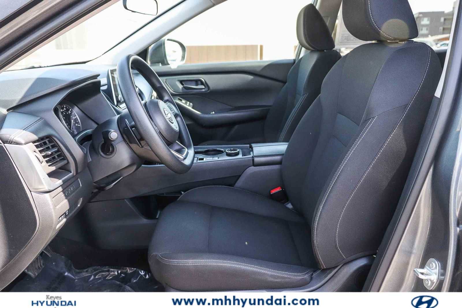 Used 2024 Nissan Rogue S AWD/4WD image 14