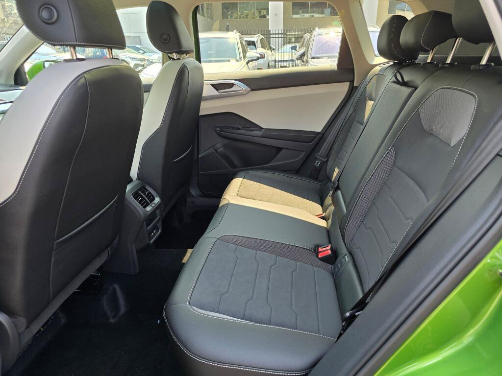 New 2026 Volkswagen Taos SE AWD/4WD image 17
