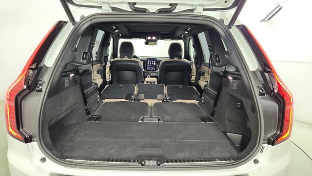 Used 2026 Volvo XC90 B6 Plus w/ Protection Package AWD/4WD image 43
