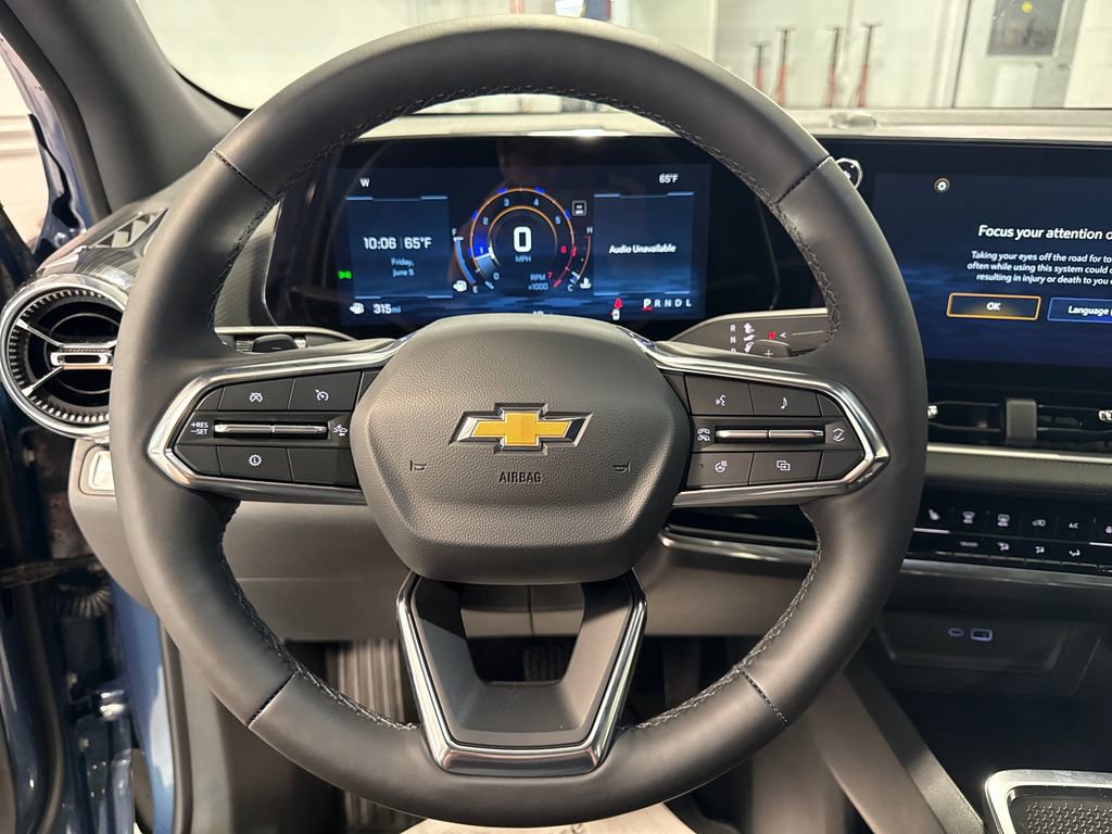 New 2026 Chevrolet Equinox LT w/ Safety and Technology Package FWD image 7