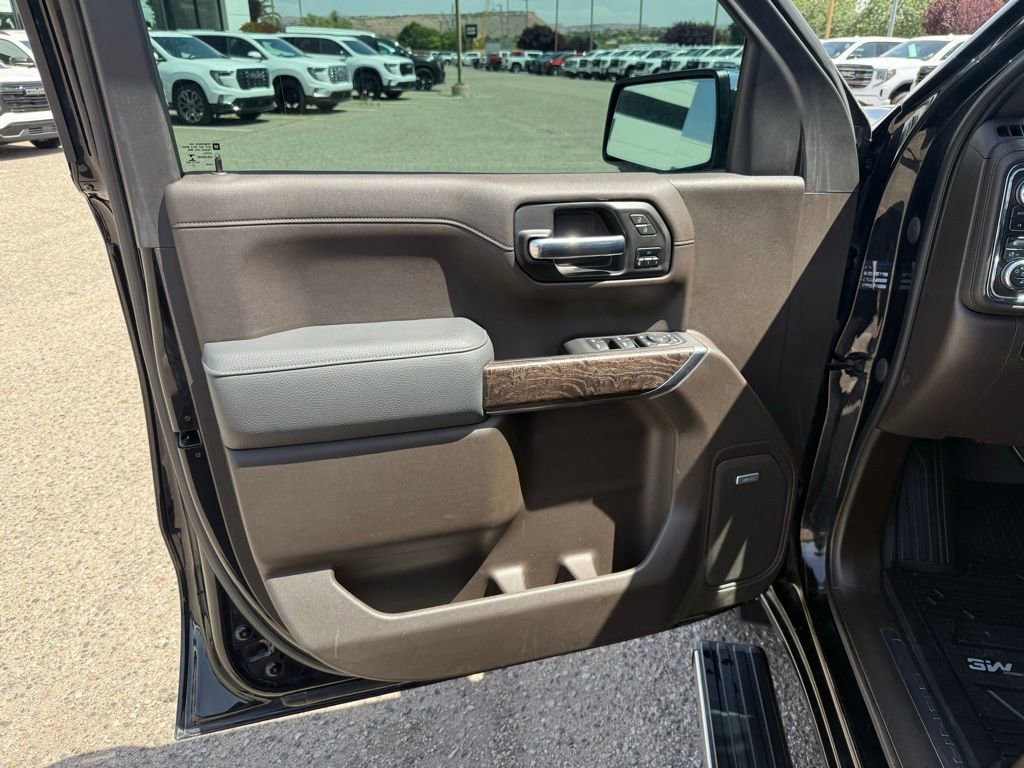 Used 2021 GMC Sierra 1500 Denali w/ Denali Premium Package AWD/4WD image 9