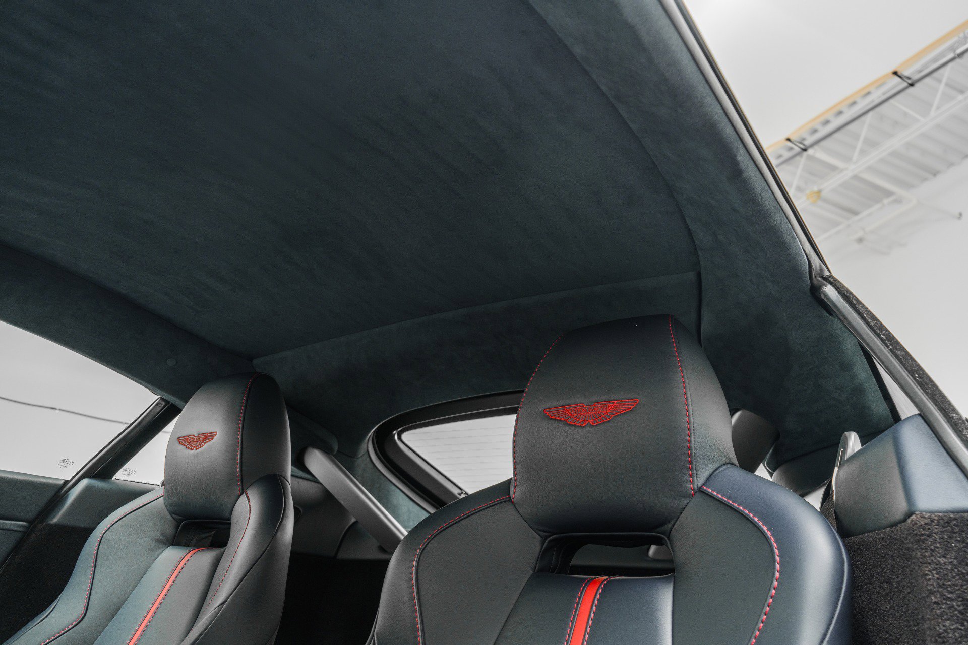 Used 2017 Aston Martin V12 Vantage S image 18