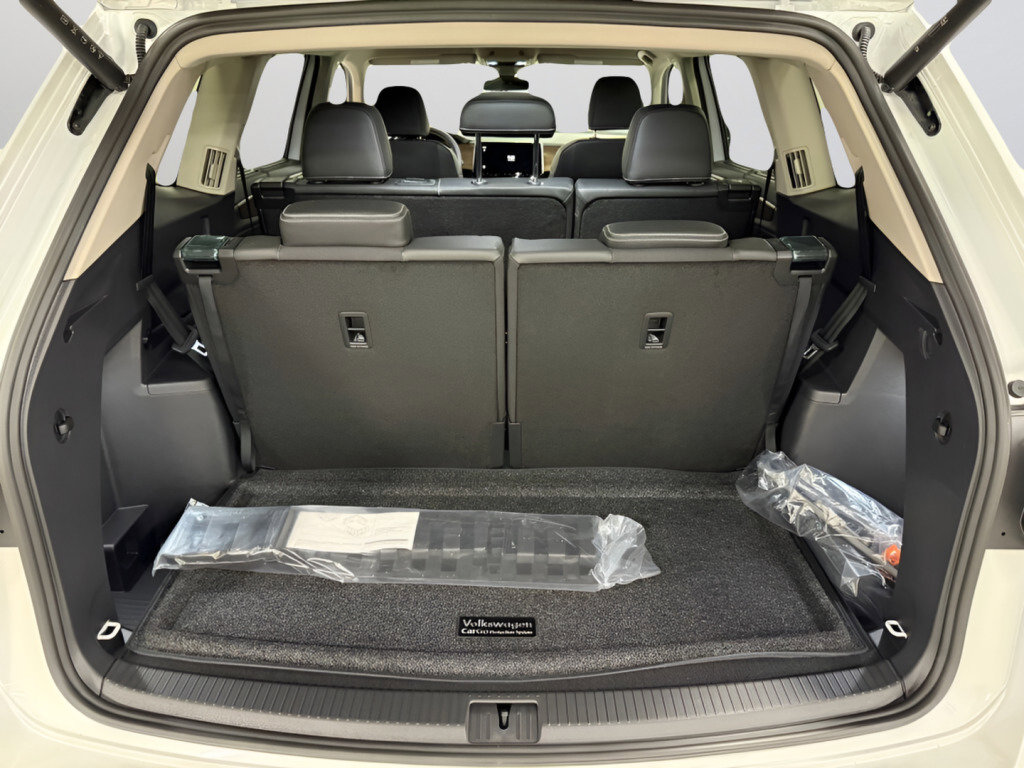 New 2026 Volkswagen Atlas SE image 9