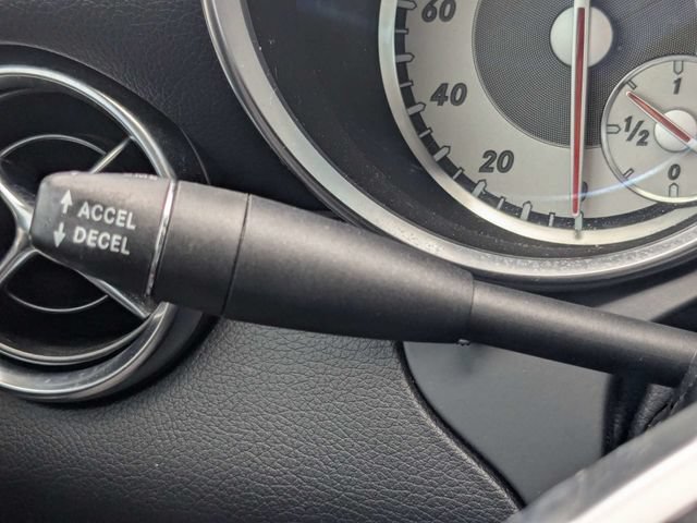 Used 2012 Mercedes-Benz SLK 350 image 18