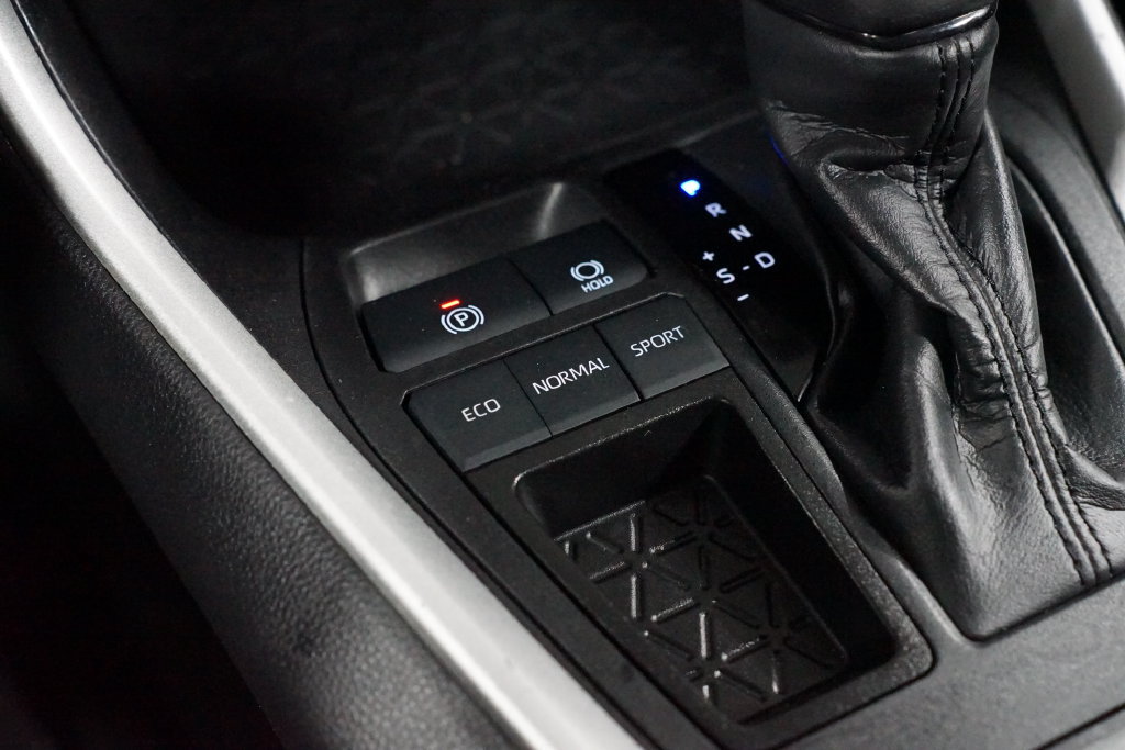 Certified 2024 Toyota RAV4 XLE FWD image 22