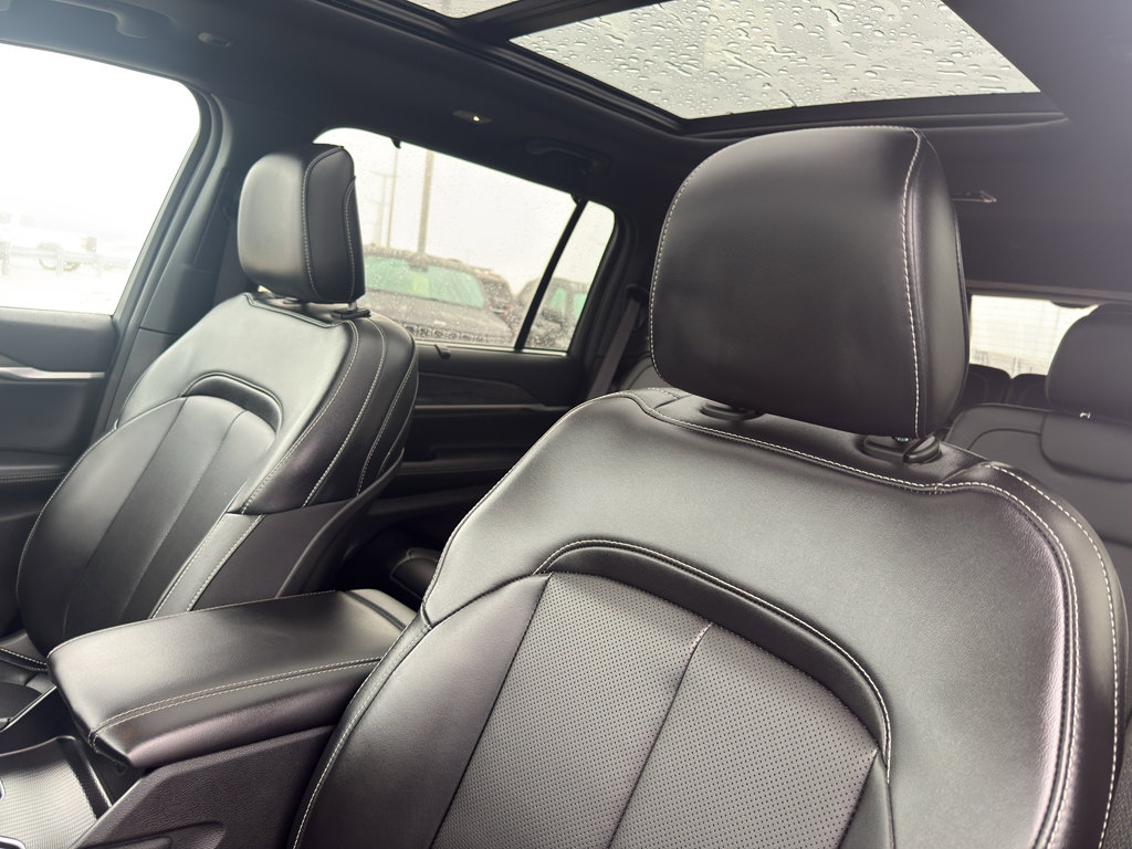 Used 2024 Jeep Grand Cherokee L Limited w/ Luxury Tech Group II AWD/4WD image 28