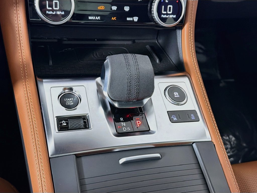 Certified 2026 Jaguar F-PACE R-Dynamic S AWD/4WD image 17