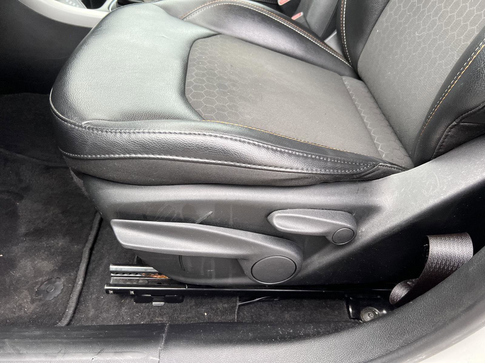 Used 2020 Jeep Compass Latitude image 12