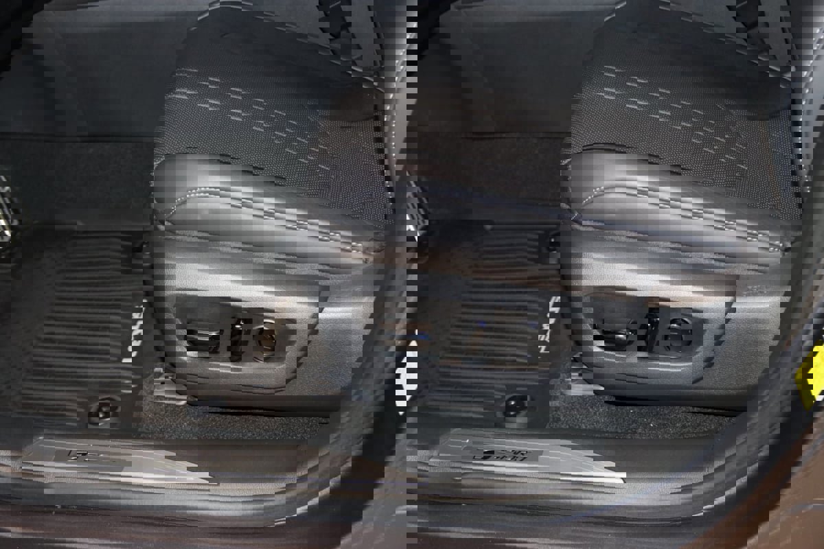 Used 2023 Lexus RX 500h F Sport image 34