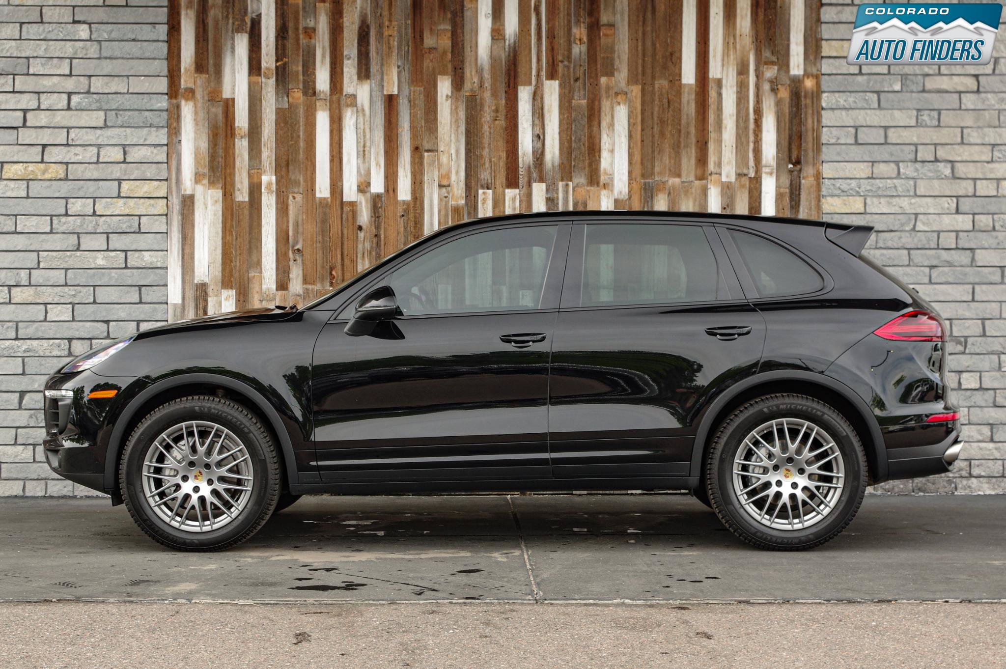 Used 2017 Porsche Cayenne S AWD/4WD image 3