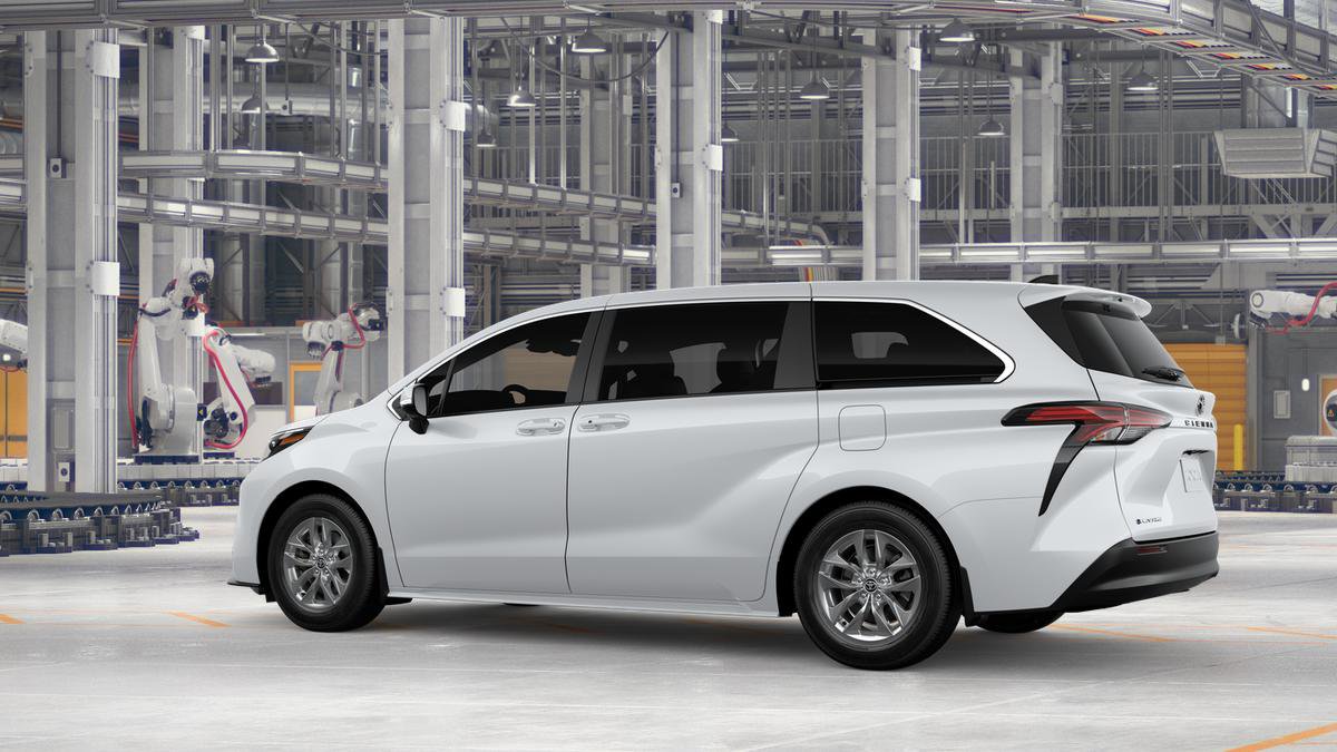 New 2026 Toyota Sienna LE image 7