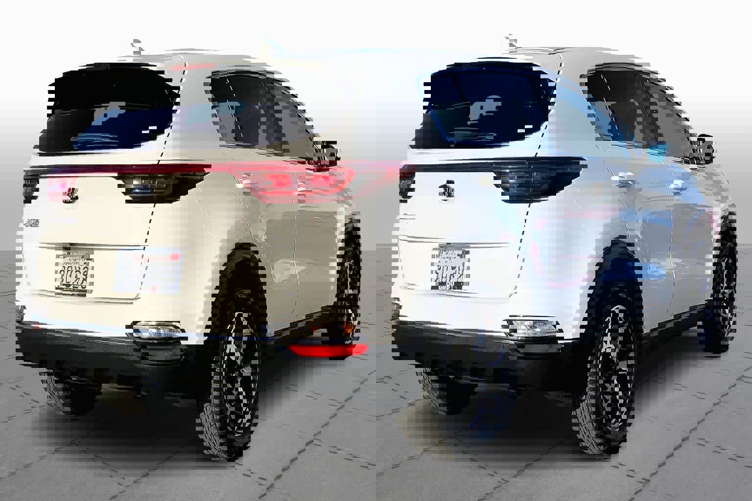 Used 2020 Kia Sportage LX image 12