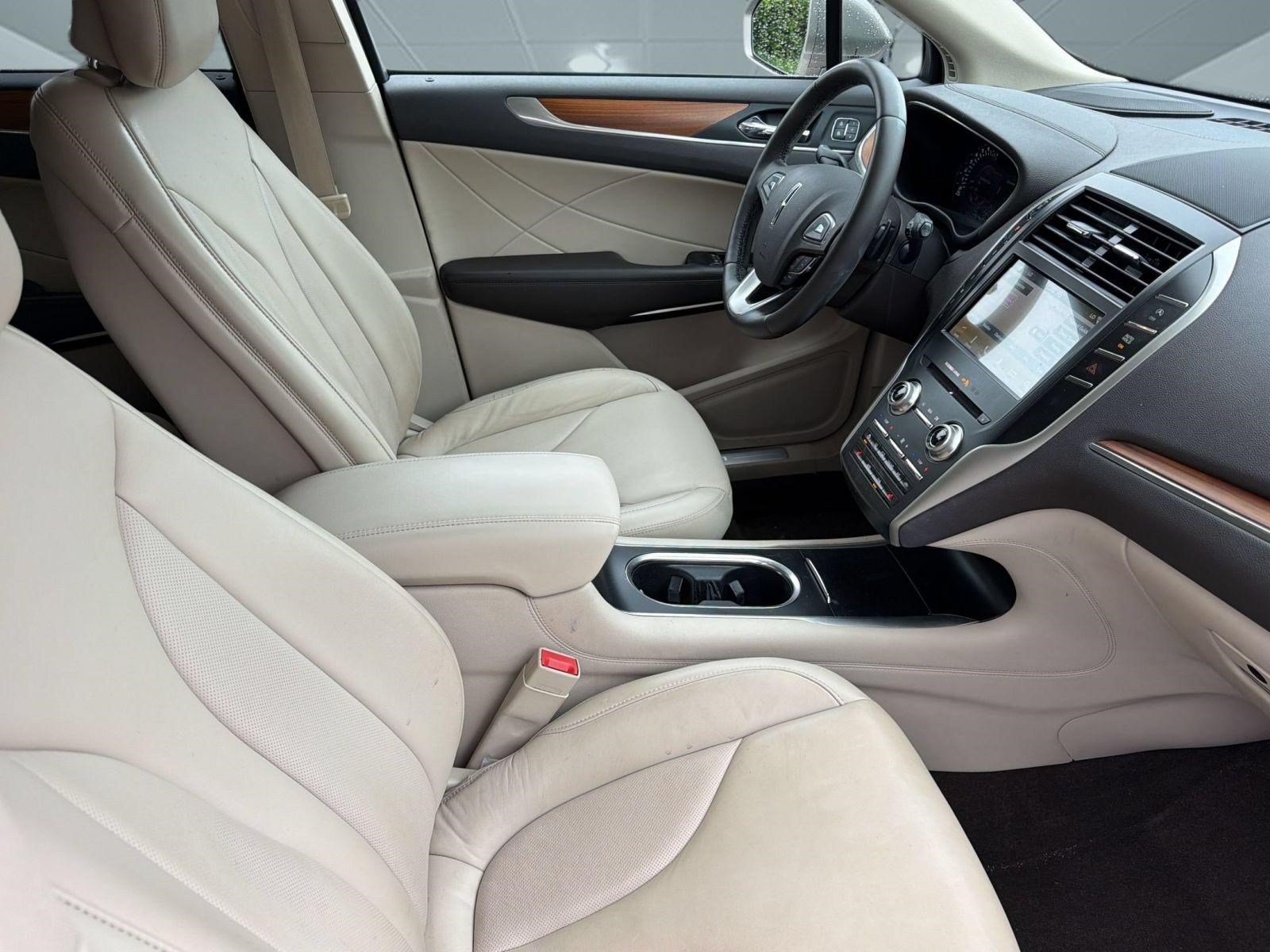 Used 2019 Lincoln MKC Select w/ Select Plus Package FWD image 25