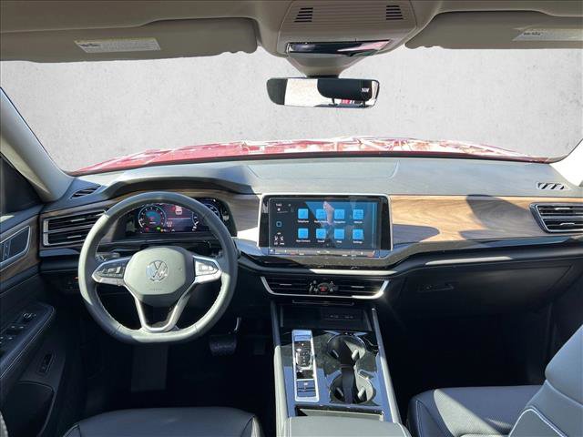 Used 2025 Volkswagen Atlas SE FWD image 16