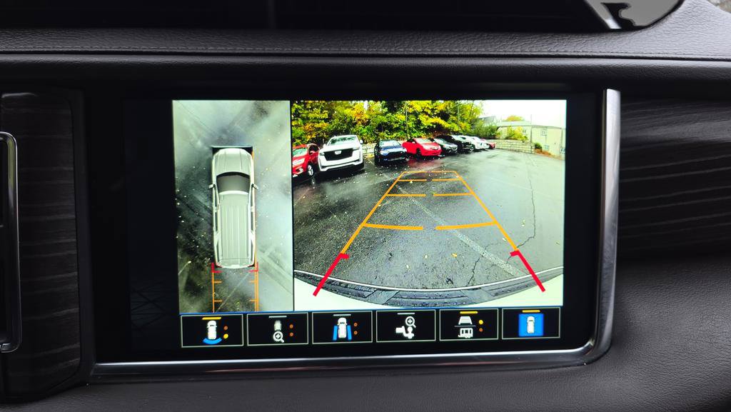 Used 2022 GMC Yukon XL Denali AWD/4WD image 18