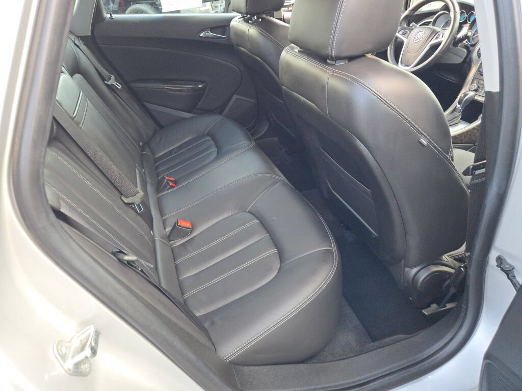Used 2013 Buick Verano Leather FWD image 11