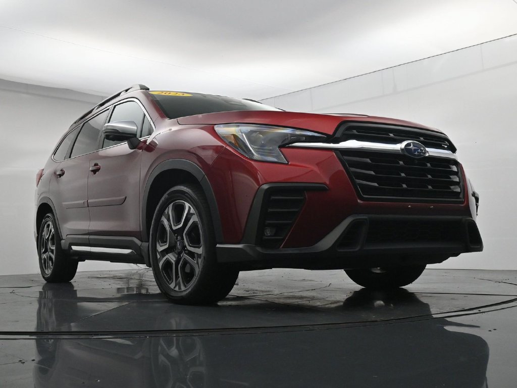 Used 2023 Subaru Ascent Limited w/ Technology Package AWD/4WD image 32