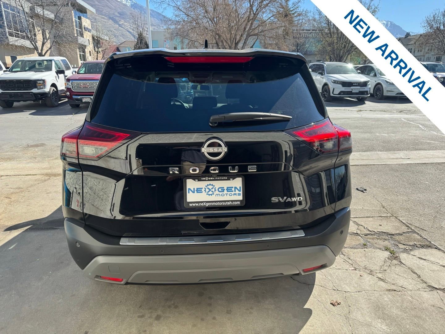 Used 2023 Nissan Rogue SV image 6