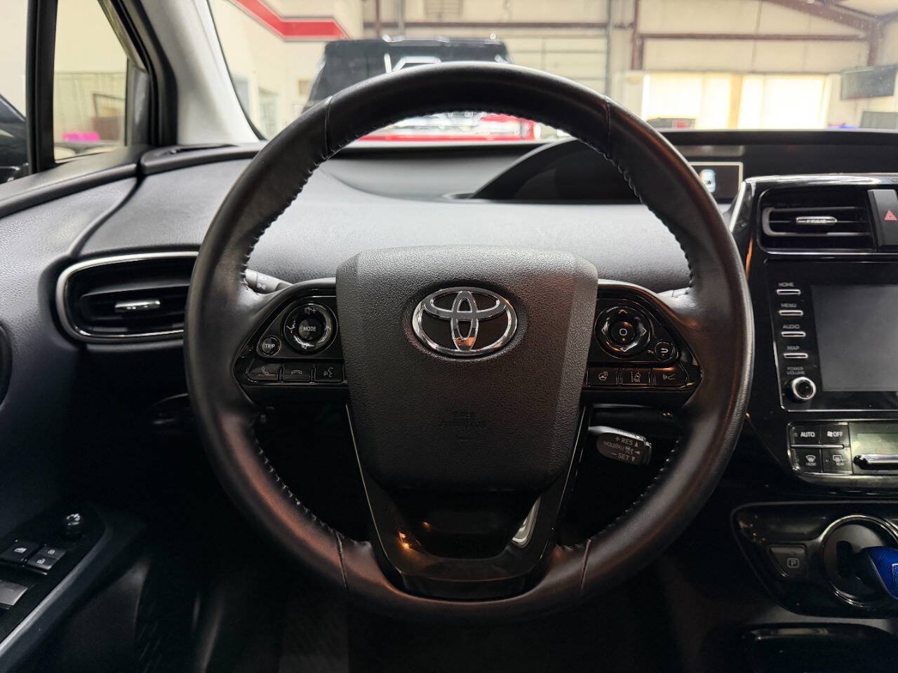 Used 2020 Toyota Prius XLE FWD image 22
