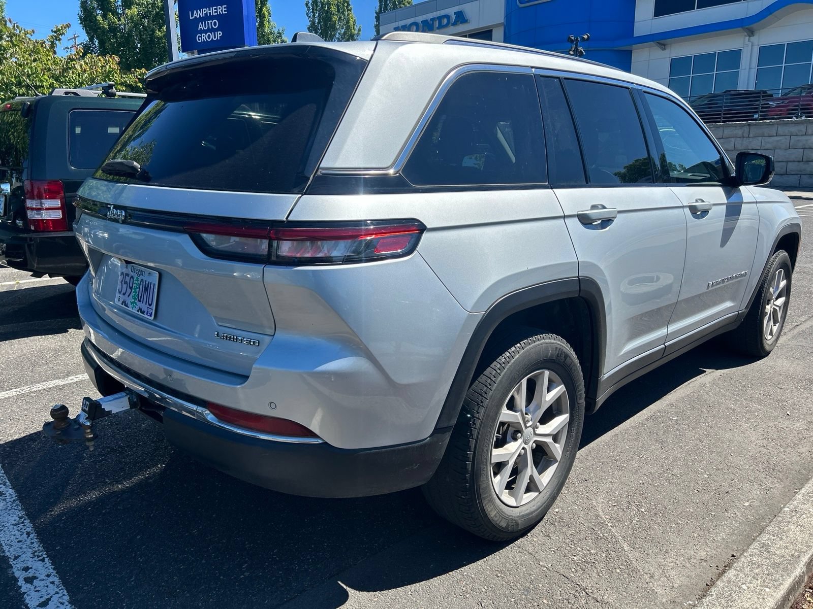 Used 2022 Jeep Grand Cherokee Limited AWD/4WD image 4