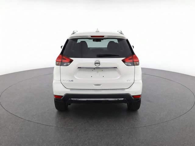 Used 2018 Nissan Rogue SV w/ Premium Package FWD image 4