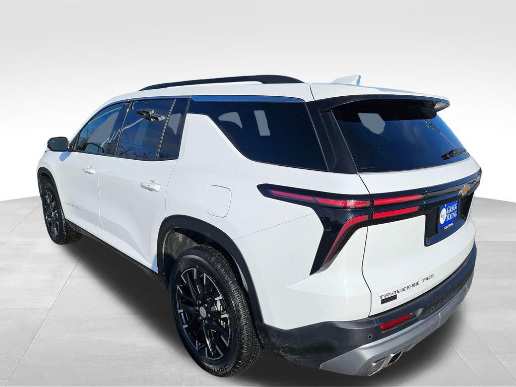 Used 2025 Chevrolet Traverse LT w/ Sun and Wheel Package image 9