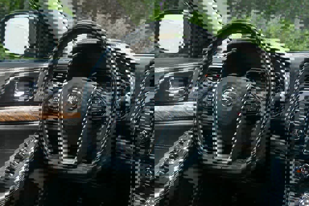 Used 2018 Nissan Maxima Platinum image 14