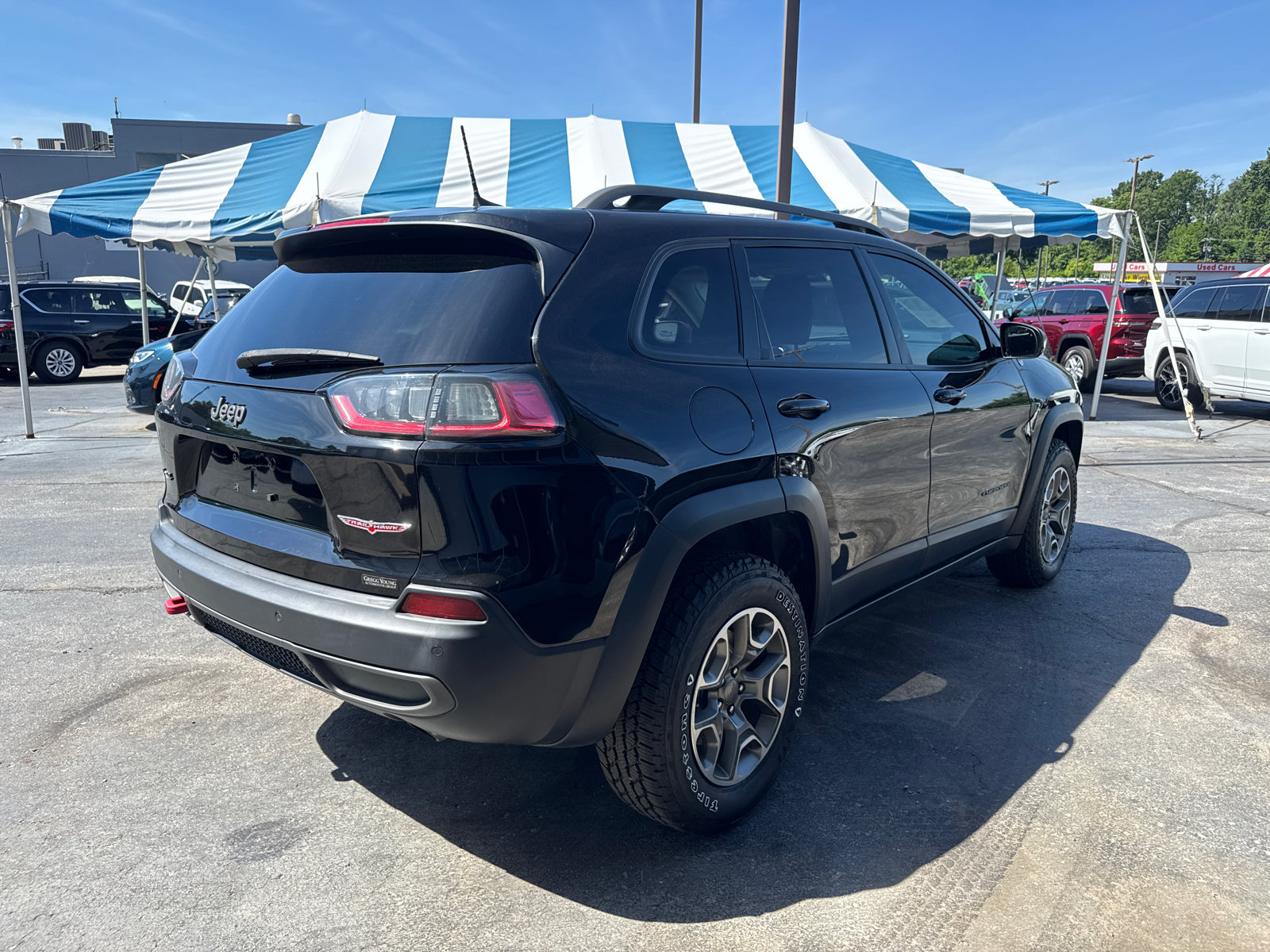 Used 2020 Jeep Cherokee Trailhawk w/ Cold Weather Group AWD/4WD image 5