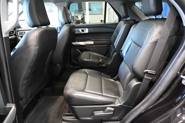 Used 2022 Ford Explorer XLT w/ Equipment Group 202A image 11