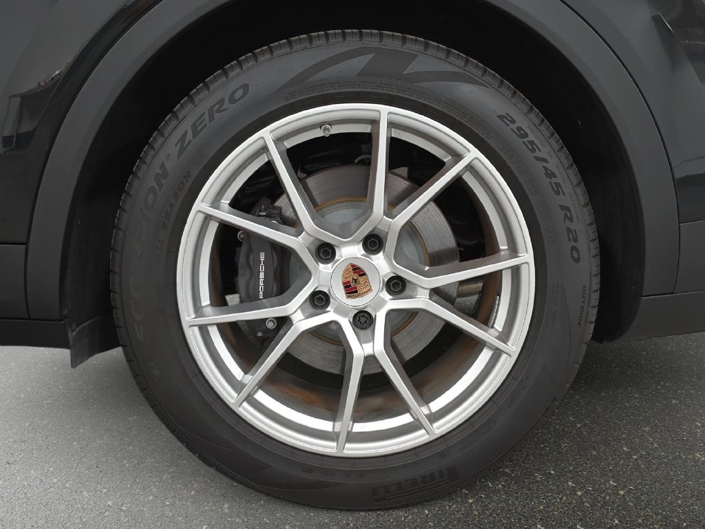 Certified 2026 Porsche Cayenne AWD/4WD image 29