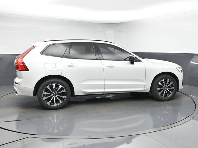 Used 2024 Volvo XC60 B5 Plus w/ Protection Package Premier AWD/4WD image 9
