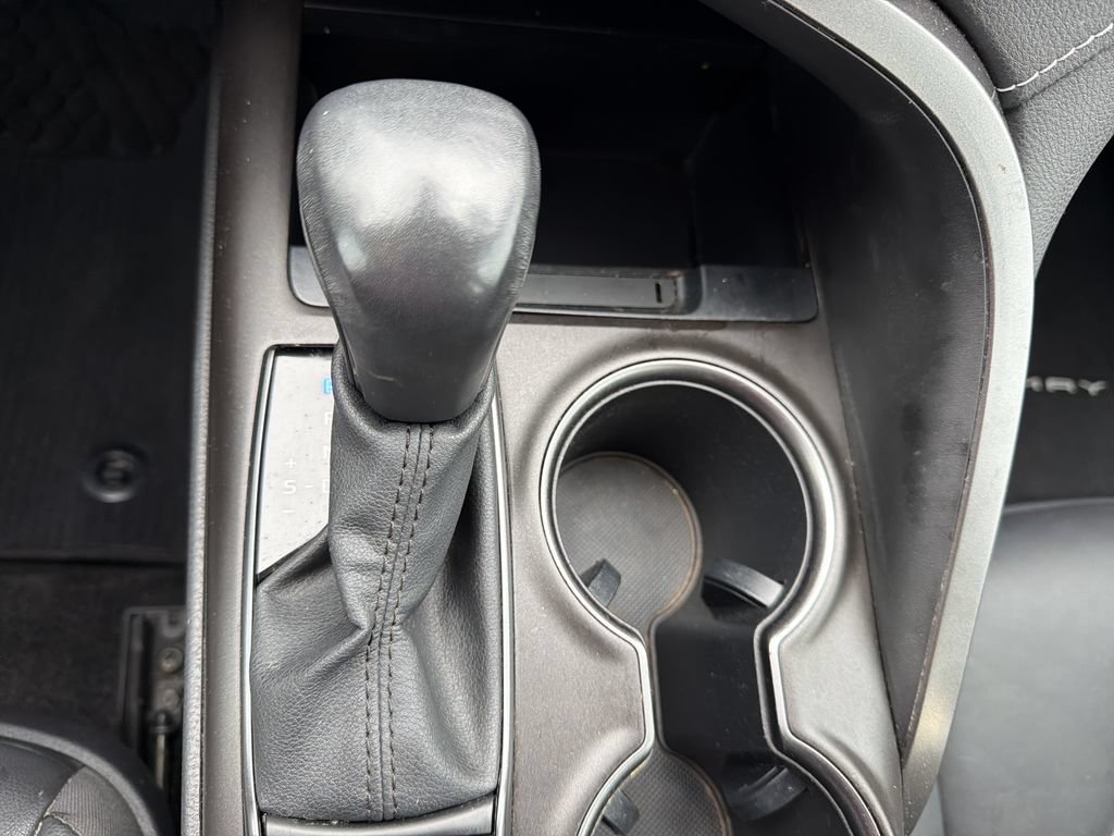 Used 2022 Toyota Camry XSE FWD image 31