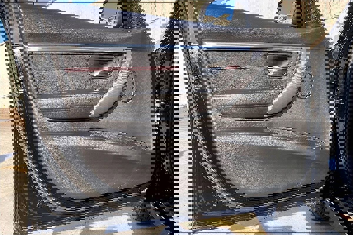 Used 2018 BMW 330i Sedan w/ Shadow Sport Edition image 23