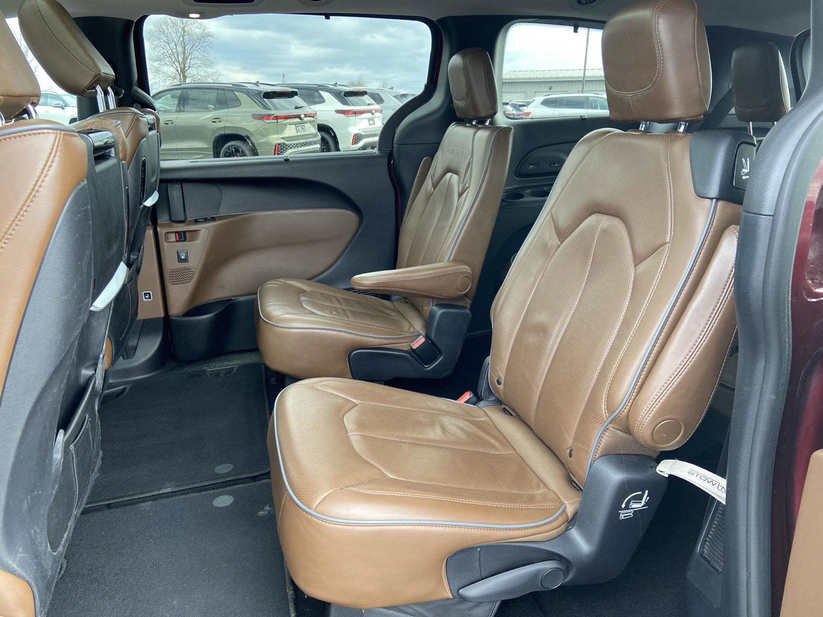 Used 2019 Chrysler Pacifica Limited w/ Advanced Safetytec Group image 25