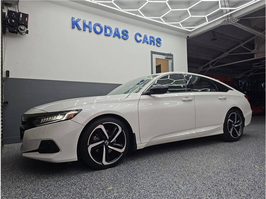 Used 2021 Honda Accord Sport image 2