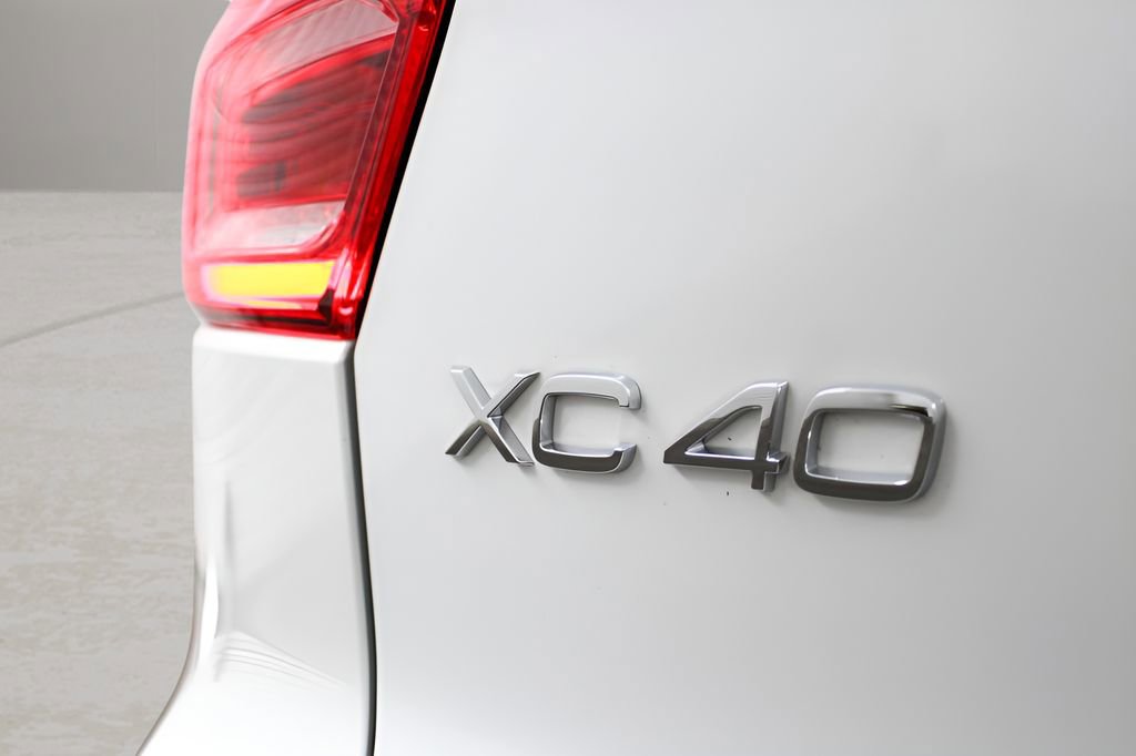 Used 2025 Volvo XC40 B5 Ultra AWD/4WD image 33