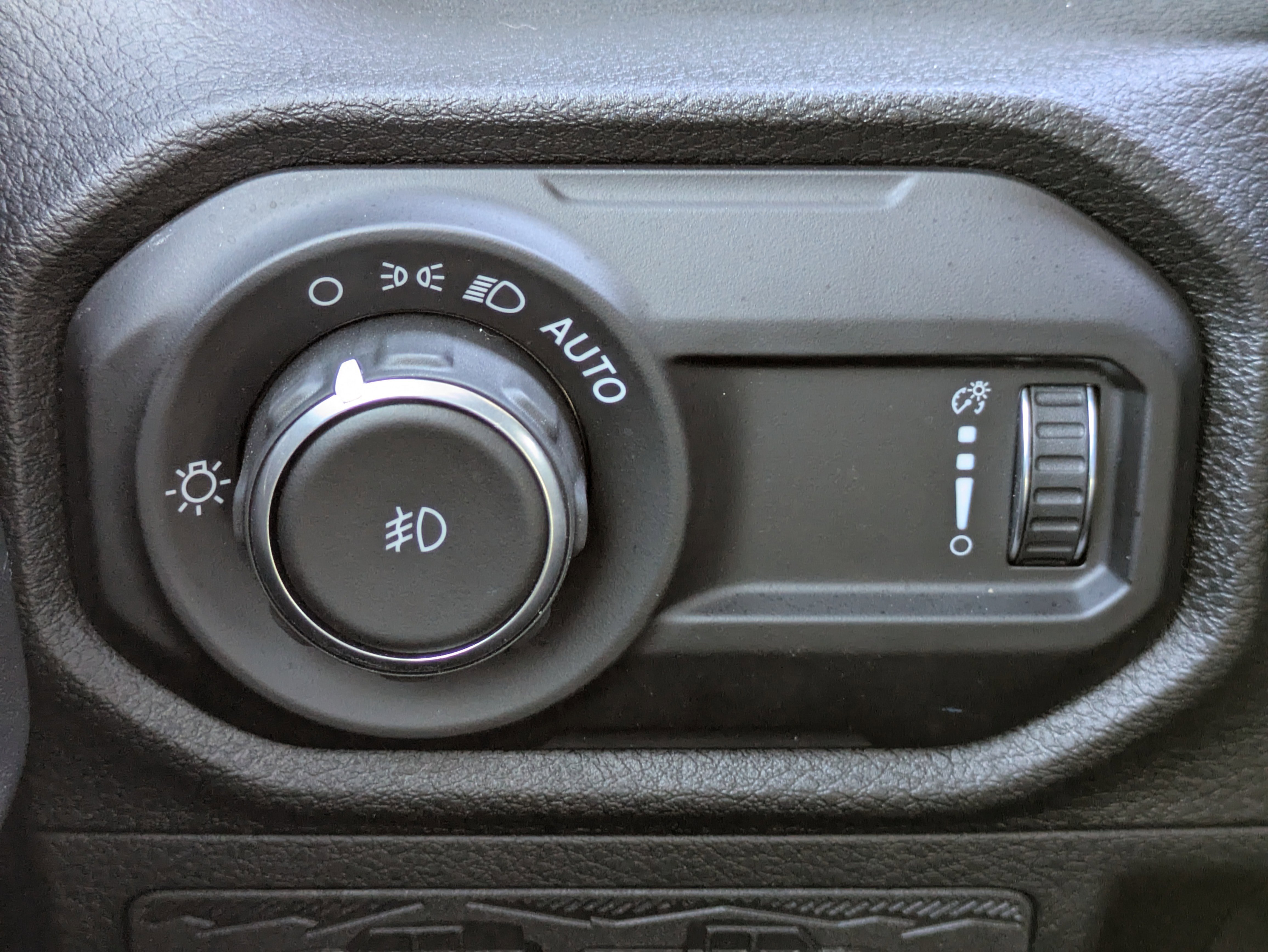 Used 2025 Jeep Wrangler Sport image 24