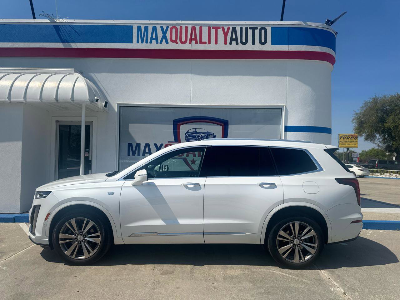 Used 2022 Cadillac XT6 Premium Luxury w/ Technology Package AWD/4WD image 20