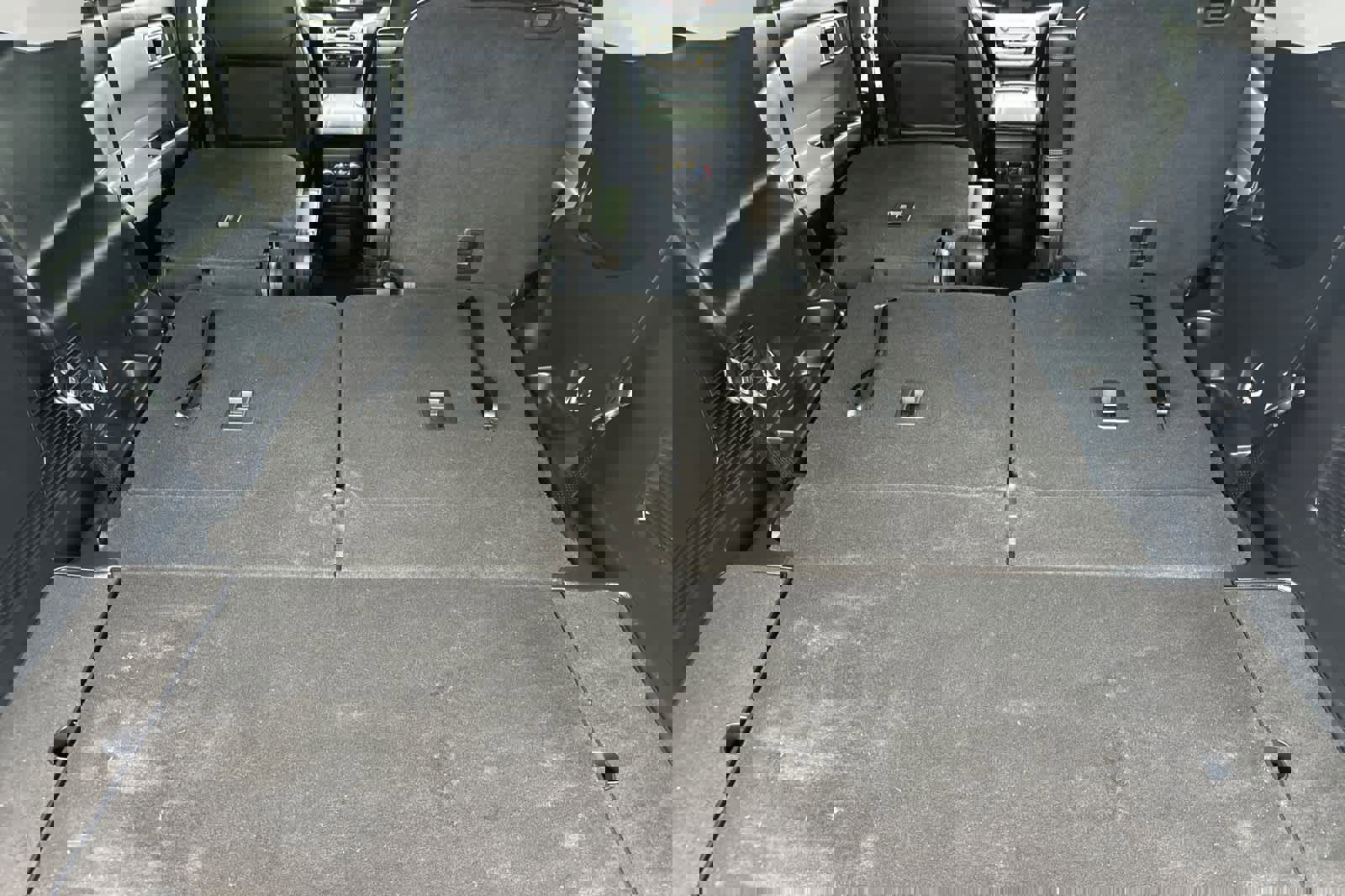 Used 2023 Ford Explorer XLT w/ Equipment Group 202A image 17